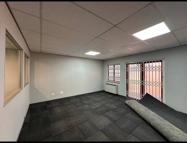 99.90M² OFFICE TO LET IN HIGHVELD